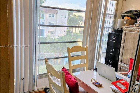 Купить кондоминиум в Санрайз, Флорида 2 спальни, 78.97м2, № 1982195 - фото 6