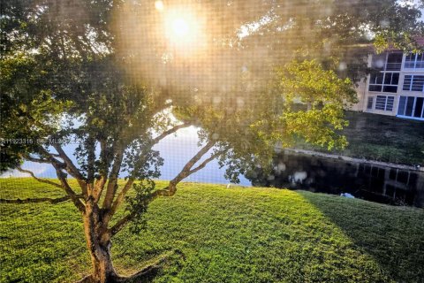 Купить кондоминиум в Санрайз, Флорида 2 спальни, 78.97м2, № 1982195 - фото 2