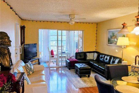 Купить кондоминиум в Санрайз, Флорида 2 спальни, 78.97м2, № 1982195 - фото 5