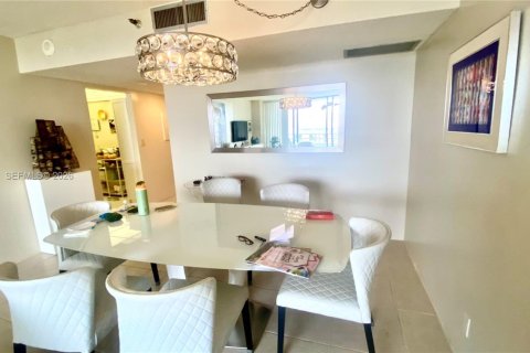 Condo in Aventura, Florida, 2 bedrooms  № 2075163 - photo 6