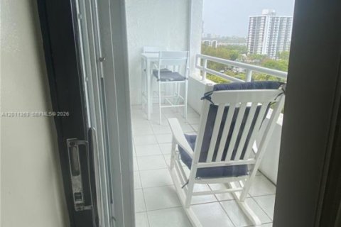 Condo in Aventura, Florida, 2 bedrooms  № 2075163 - photo 12