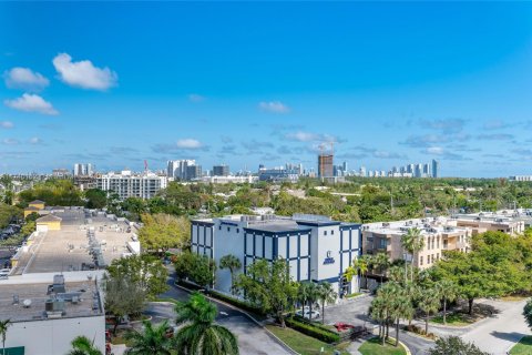 Condo in North Miami, Florida, 2 bedrooms  № 1710238 - photo 4