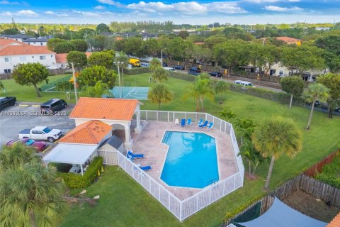 Купить таунхаус в Майами, Флорида 3 спальни, 121.52м2, № 2005073 - фото 25