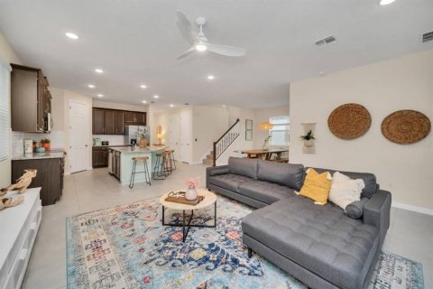 Casa en venta en Kissimmee, Florida, 7 dormitorios, 328.22 m2 № 831594 - foto 6