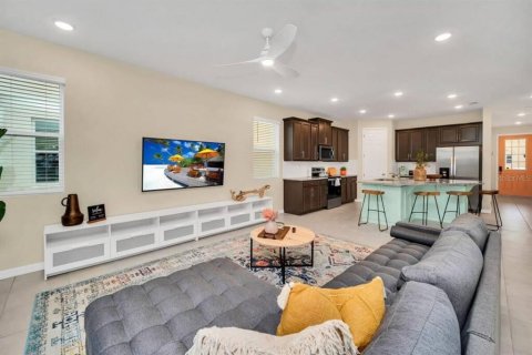 Casa en venta en Kissimmee, Florida, 7 dormitorios, 328.22 m2 № 831594 - foto 7