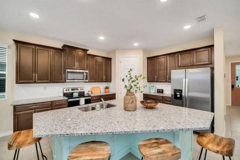 Casa en venta en Kissimmee, Florida, 7 dormitorios, 328.22 m2 № 831594 - foto 14