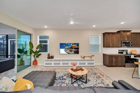 Casa en venta en Kissimmee, Florida, 7 dormitorios, 328.22 m2 № 831594 - foto 5