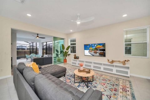 Casa en venta en Kissimmee, Florida, 7 dormitorios, 328.22 m2 № 831594 - foto 4