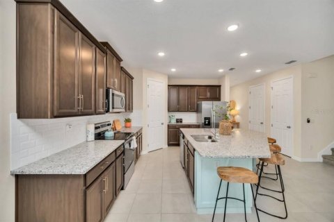 Casa en venta en Kissimmee, Florida, 7 dormitorios, 328.22 m2 № 831594 - foto 12