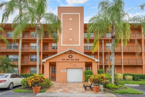 Condo in Pembroke Pines, Florida, 2 bedrooms  № 1814900 - photo 2