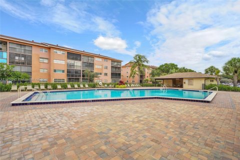 Condo in Pembroke Pines, Florida, 2 bedrooms  № 1814900 - photo 28