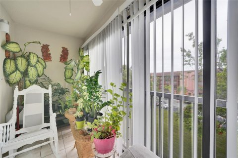 Condo in Pembroke Pines, Florida, 2 bedrooms  № 1814900 - photo 21