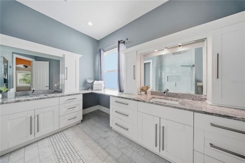 Casa en venta en Tampa, Florida, 4 dormitorios, 351.73 m2 № 2200172 - foto 27