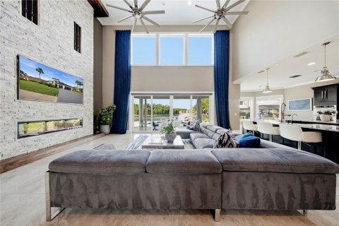 Casa en venta en Tampa, Florida, 4 dormitorios, 351.73 m2 № 2200172 - foto 17