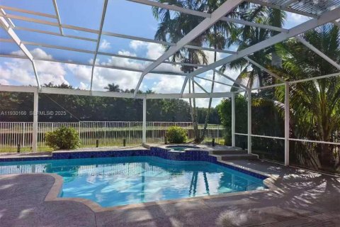 Casa en venta en Weston, Florida, 6 dormitorios, 414.07 m2 № 2034175 - foto 17
