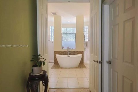 Casa en venta en Weston, Florida, 6 dormitorios, 414.07 m2 № 2034175 - foto 9