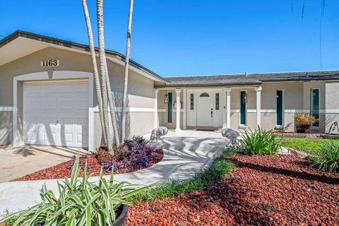 House in Saint Petersburg, Florida 3 bedrooms, 158.03 sq.m. № 1576339 - photo 2