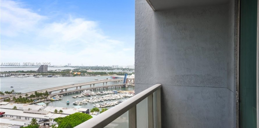 Condo in Miami, Florida, 1 bedroom  № 1994714