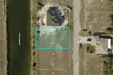 Terrain à Cape Coral, Floride № 2162839