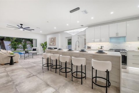 Villa ou maison à vendre à Sarasota, Floride: 5 chambres, 370.77 m2 № 2204124 - photo 10