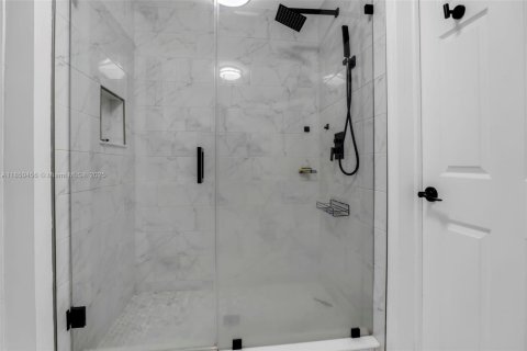 Casa en venta en Lauderhill, Florida, 3 dormitorios, 71.16 m2 № 1878364 - foto 6