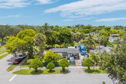 Casa en venta en Lauderhill, Florida, 3 dormitorios, 71.16 m2 № 1878364 - foto 13