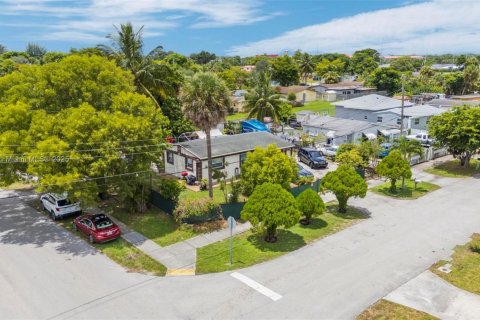 Casa en venta en Lauderhill, Florida, 3 dormitorios, 71.16 m2 № 1878364 - foto 29