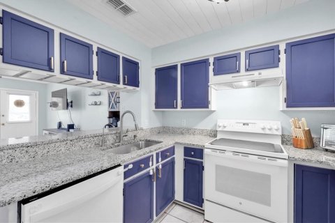 Condo in Temple Terrace, Florida, 2 bedrooms  № 1828388 - photo 10