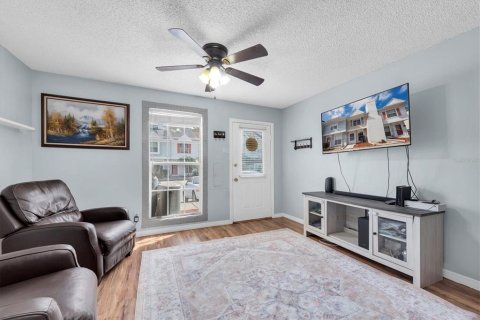 Condo in Temple Terrace, Florida, 2 bedrooms  № 1828388 - photo 3
