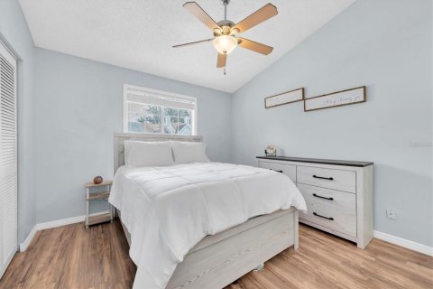 Condo in Temple Terrace, Florida, 2 bedrooms  № 1828388 - photo 12