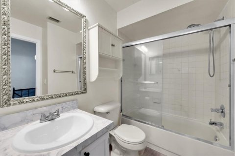 Condo in Temple Terrace, Florida, 2 bedrooms  № 1828388 - photo 17