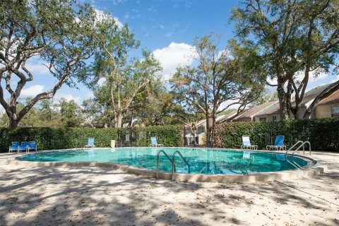 Condo in Temple Terrace, Florida, 2 bedrooms  № 1828388 - photo 5