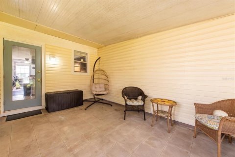 Condo in Temple Terrace, Florida, 2 bedrooms  № 1828388 - photo 20