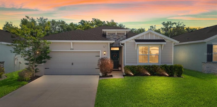 House in Zephyrhills, Florida 4 bedrooms, 190.26 sq.m. № 2096139