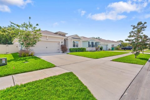 House in Zephyrhills, Florida 4 bedrooms, 190.26 sq.m. № 2096139 - photo 3