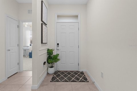 House in Zephyrhills, Florida 4 bedrooms, 190.26 sq.m. № 2096139 - photo 5