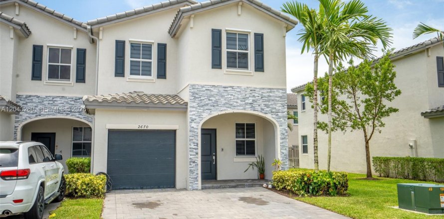 Touwnhouse à Homestead, Floride 3 chambres, 157.47 m2 № 2395108