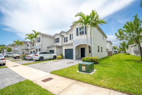 Touwnhouse à vendre à Homestead, Floride: 3 chambres, 157.47 m2 № 2395108 - photo 7