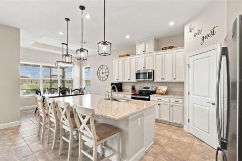 House in Poinciana, Florida 4 bedrooms, 227.05 sq.m. № 2400305 - photo 6