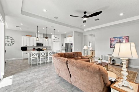 House in Poinciana, Florida 4 bedrooms, 227.05 sq.m. № 2400305 - photo 5