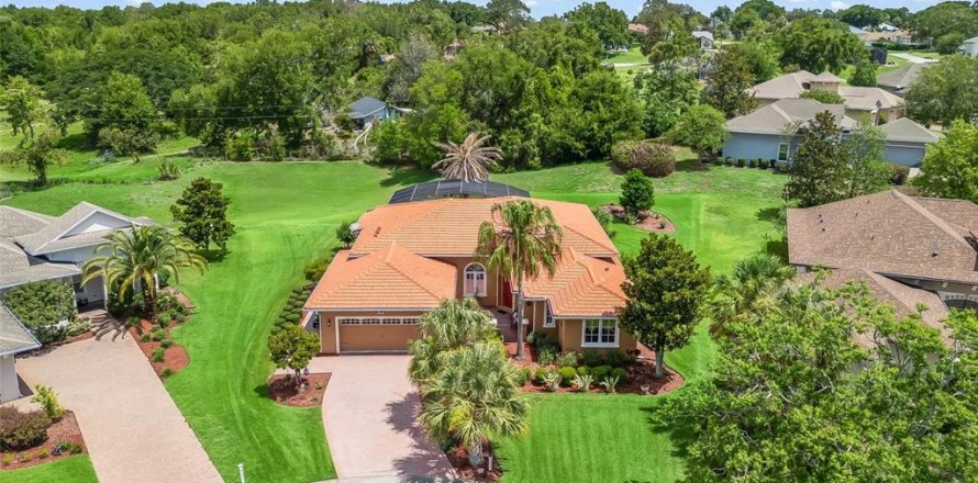 Casa en Lady Lake, Florida 3 dormitorios, 227.24 m2 № 1765744