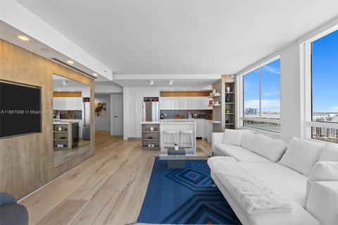 Condo in Miami Beach, Florida, 2 bedrooms  № 2021233 - photo 6