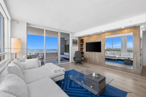 Condo in Miami Beach, Florida, 2 bedrooms  № 2021233 - photo 3