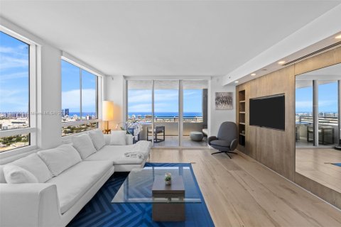 Condo in Miami Beach, Florida, 2 bedrooms  № 2021233