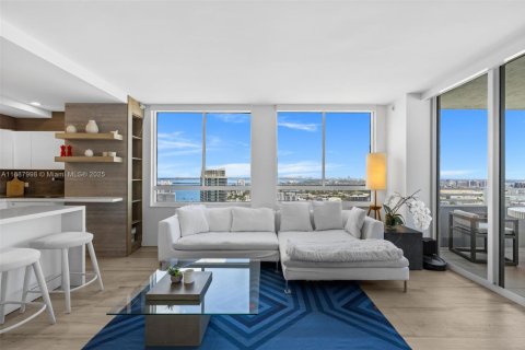 Condo in Miami Beach, Florida, 2 bedrooms  № 2021233 - photo 4