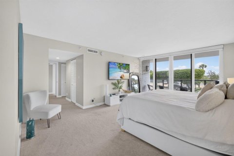 Copropriété à vendre à Palm Beach, Floride: 2 chambres, 175.12 m2 № 2246608 - photo 14