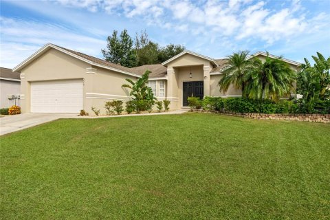 House in Lakeland, Florida 3 bedrooms, 142.14 sq.m. № 1421946 - photo 2