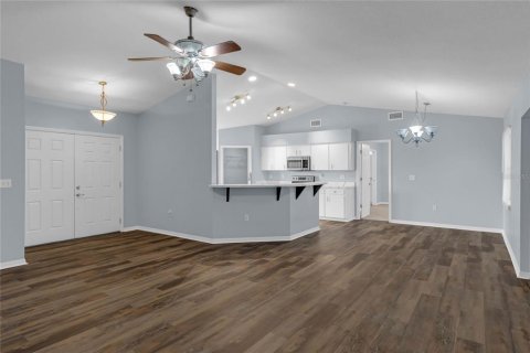 House in Lakeland, Florida 3 bedrooms, 142.14 sq.m. № 1421946 - photo 4