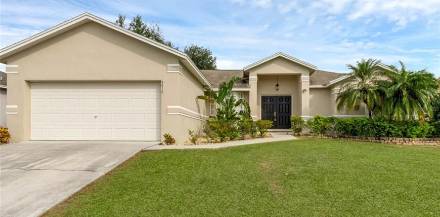 House in Lakeland, Florida 3 bedrooms, 142.14 sq.m. № 1421946