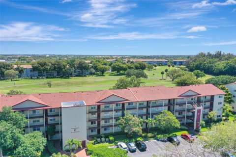 Condo in Pembroke Pines, Florida, 2 bedrooms № 2076611